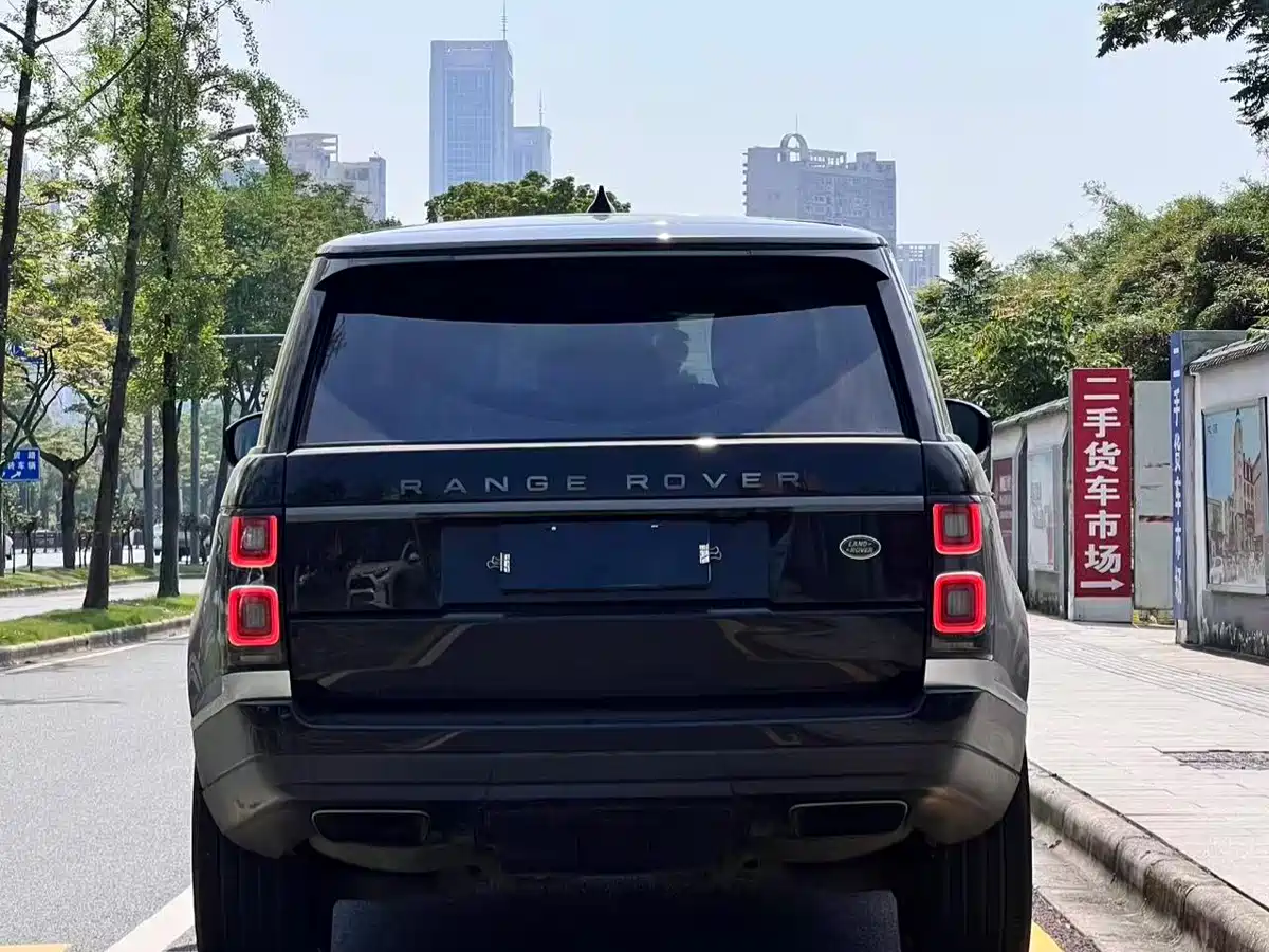 Land Rover Range Rover 2018 3.0 SC V6 Vogue Heritage Edition фото 4