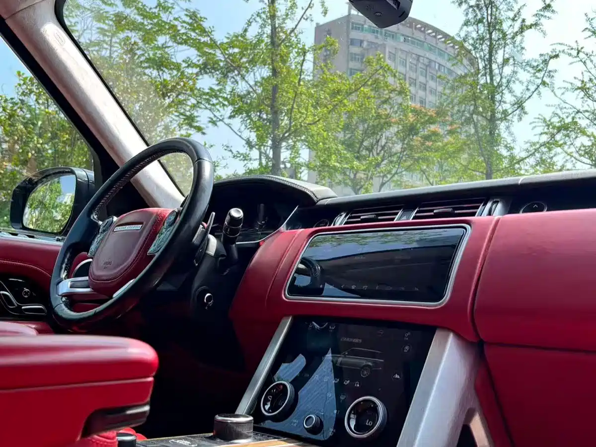 Land Rover Range Rover 2018 3.0 SC V6 Vogue Heritage Edition фото 11