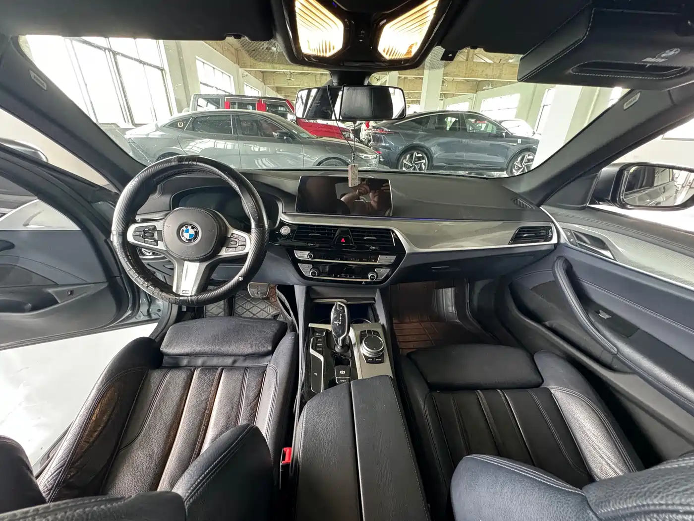 BMW 5 Series (Import) 2019 525i M Sport Package фото 9