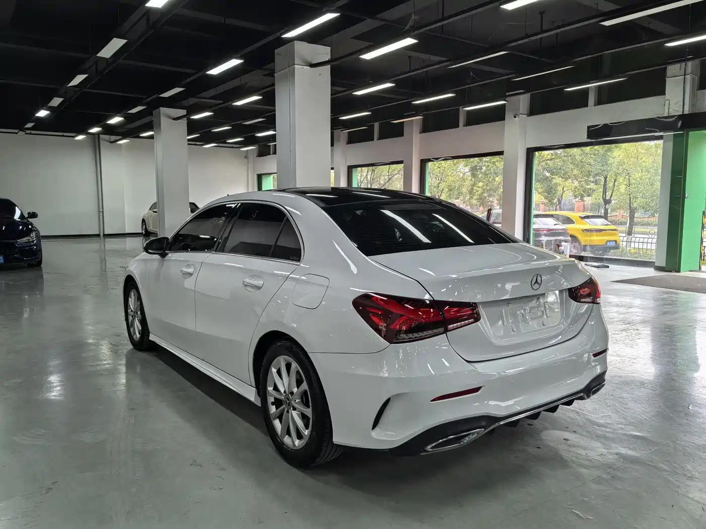 Mercedes-Benz A-Class 2021 A 200 L Sport Sedan Fashion Edition фото 7