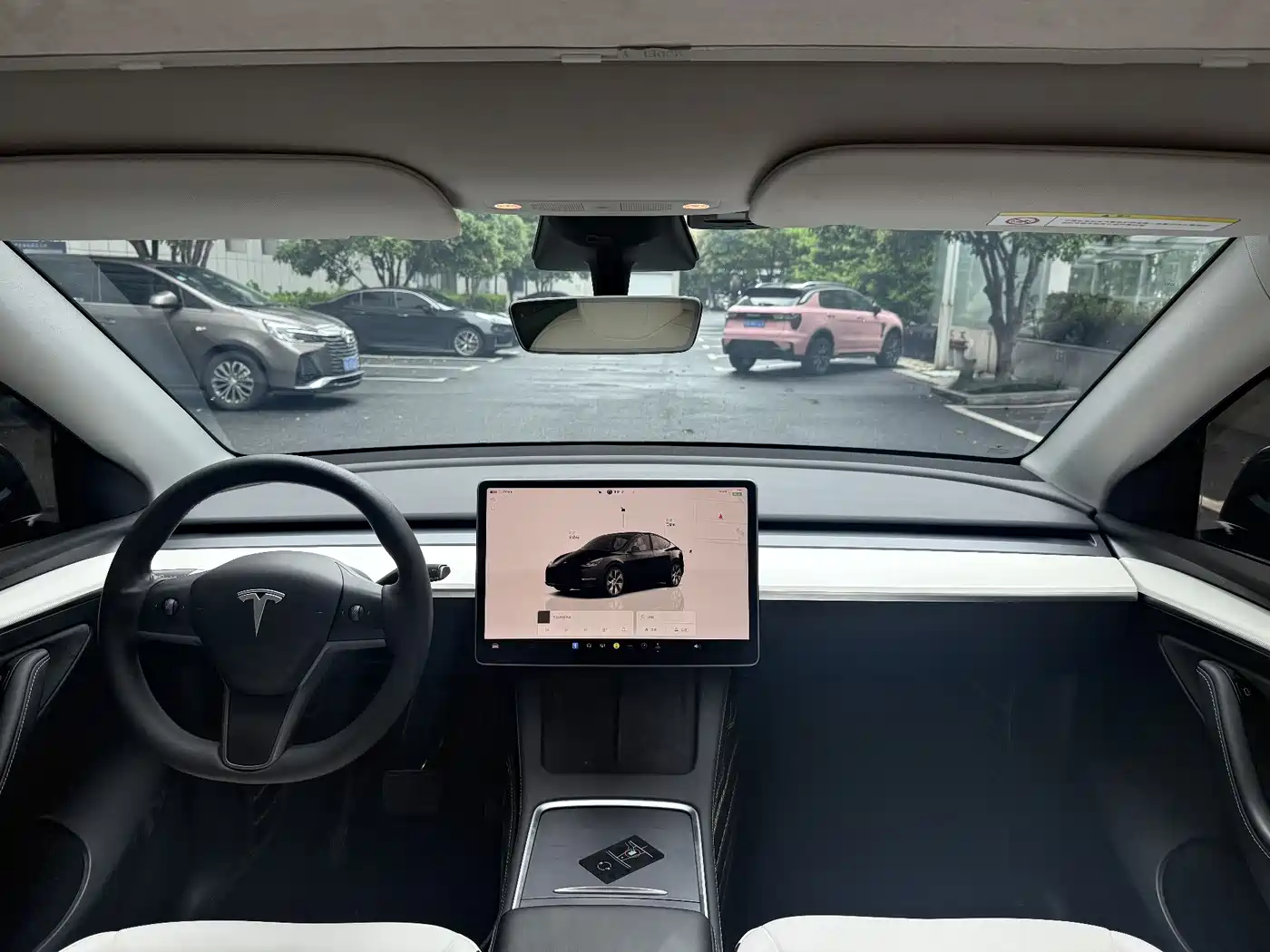 TESLA MODEL Y