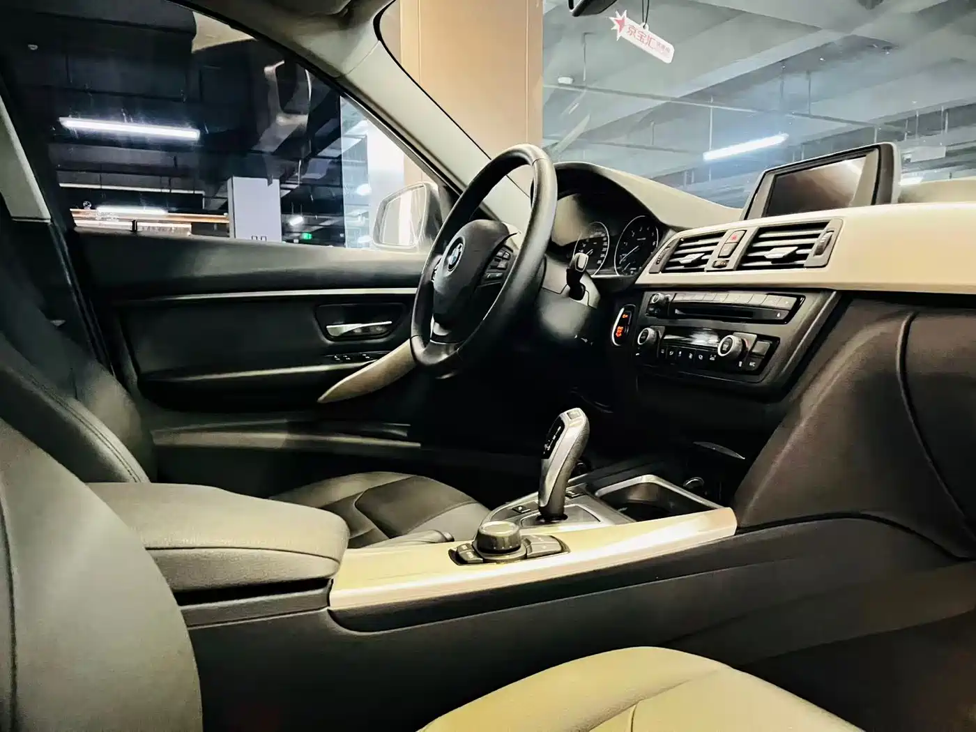 BMW 3 Series 2014 320Li Fashion фото 24