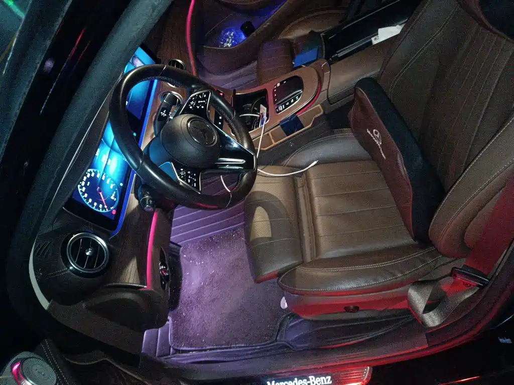 Photo 16 - Mercedes-Benz E-Class