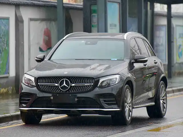 MERCEDES-BENZ GLC AMG