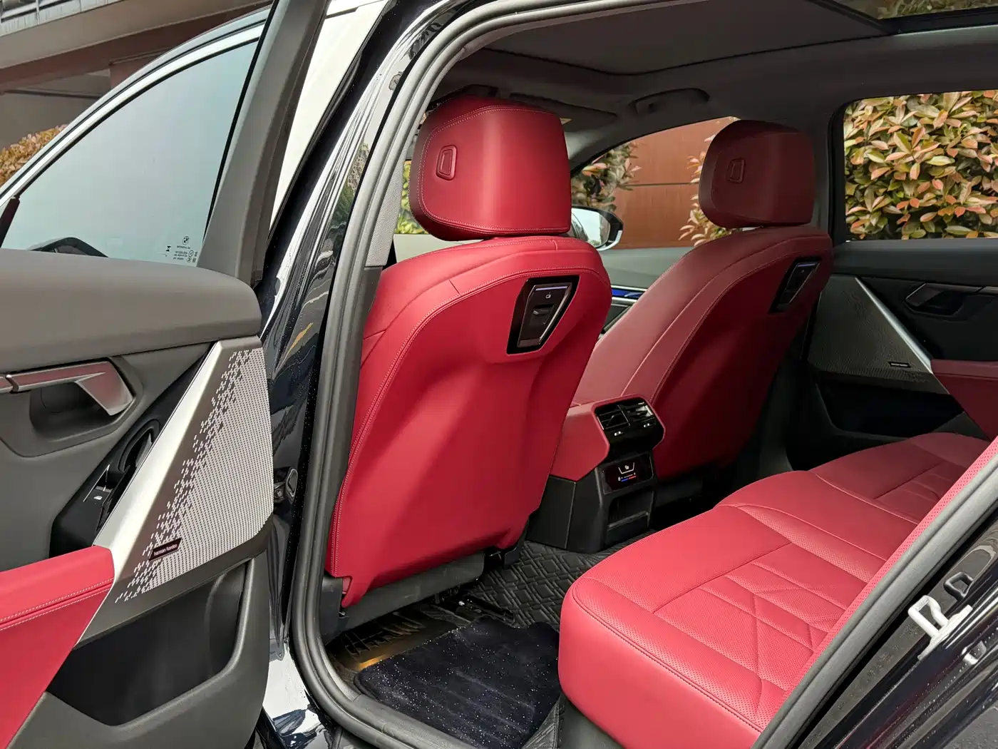 BMW 5 Series 2024 525Li M Sport Package фото 9