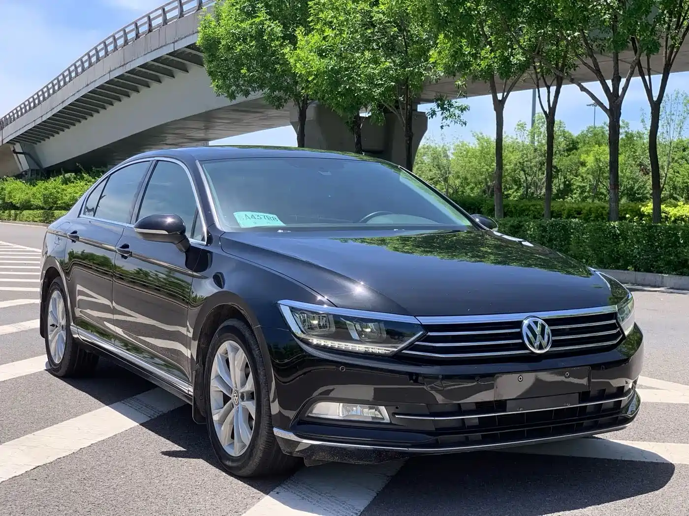Volkswagen Magotan 2018 Facelift 330TSI DSG Luxury фото 2