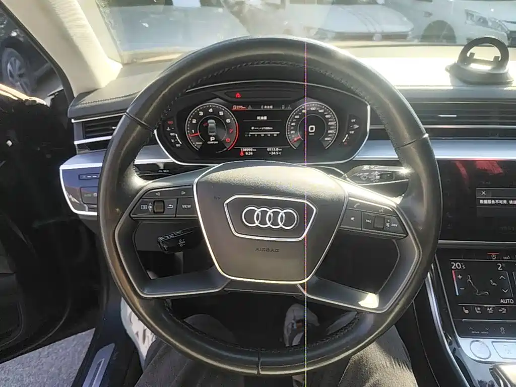 Photo 11 - Audi A8