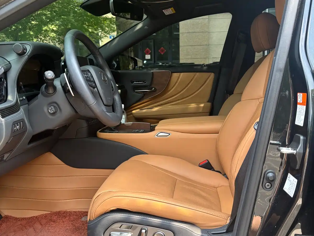 Lexus LS 2024 Model 500h Excellence Edition фото 15