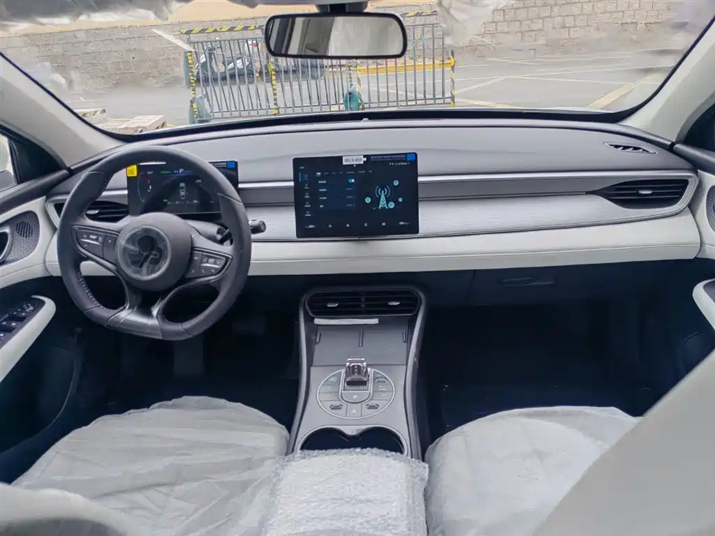 BYD Hai Bao 05 DM-i 2025 DM-i Smart Drive Edition 55KM Luxury фото 12