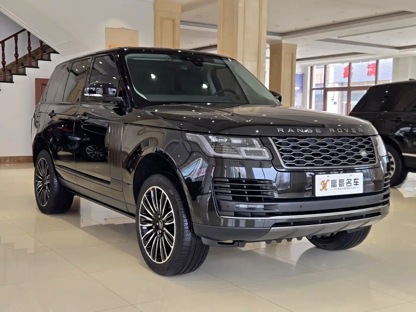Land Rover Range Rover 2022 3.0 L6 360PS Golden Age Edition фото 3
