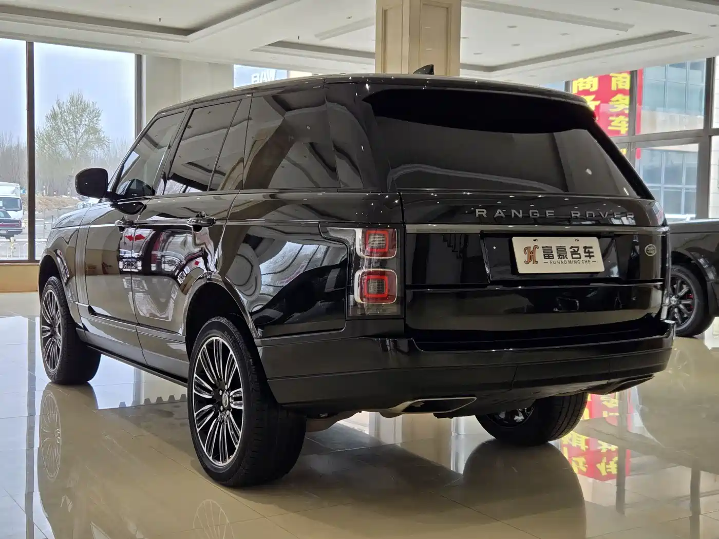 Land Rover Range Rover 2022 3.0 L6 360PS Golden Age Edition фото 5