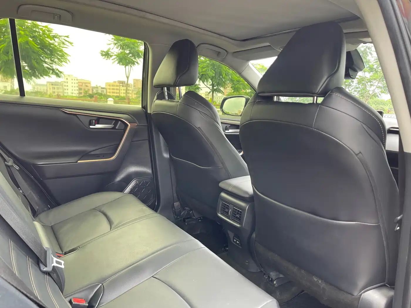 Toyota Wildlander 2024 Hybrid 2.5L E-CVT FWD Luxury PLUS Edition фото 14