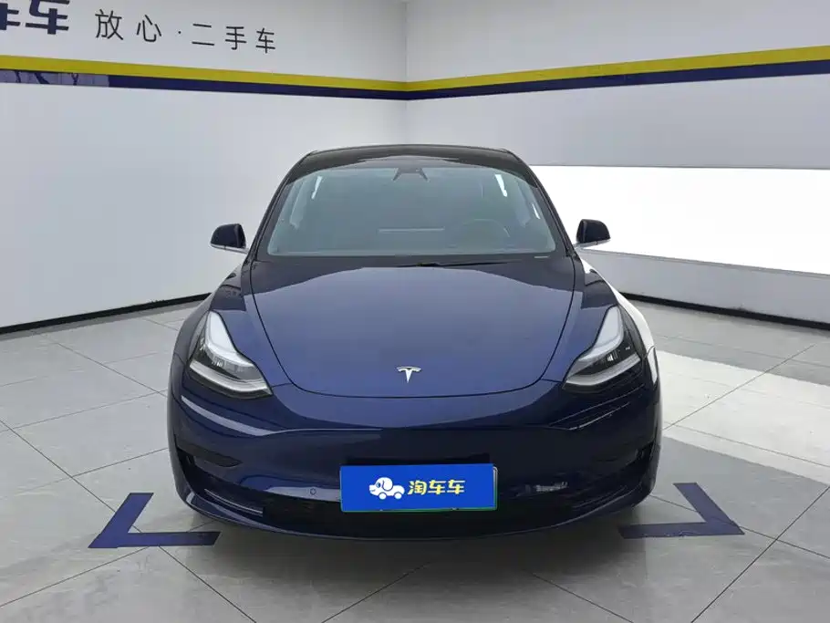 Фото 2 - Tesla Model 3