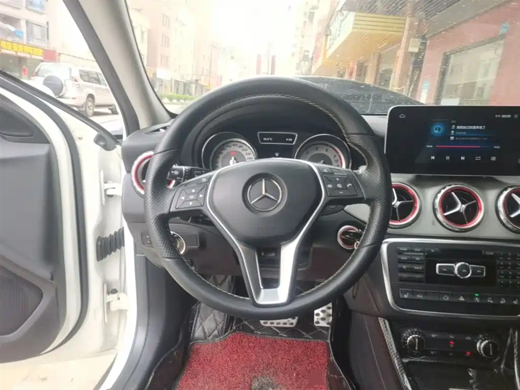 Mercedes-Benz GLA 2016 GLA 220 4MATIC Fashion фото 11