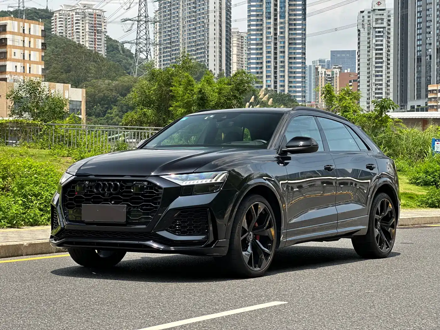 Audi Q8 2021 55 TFSI Dark Knight Limited Edition фото 2