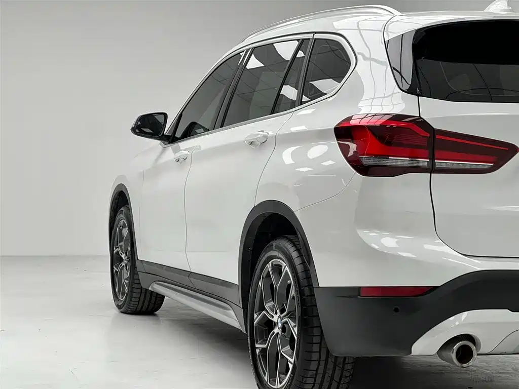 BMW X1 2022 sDrive20Li Premium фото 8