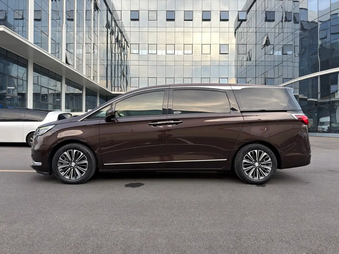 Buick GL8 2021 ES Landlord 653T Smart Flagship фото 3