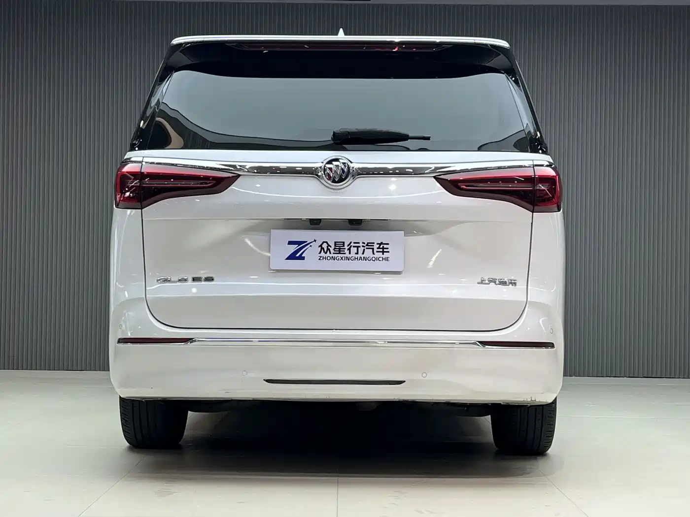 Фото 2 - Buick GL8