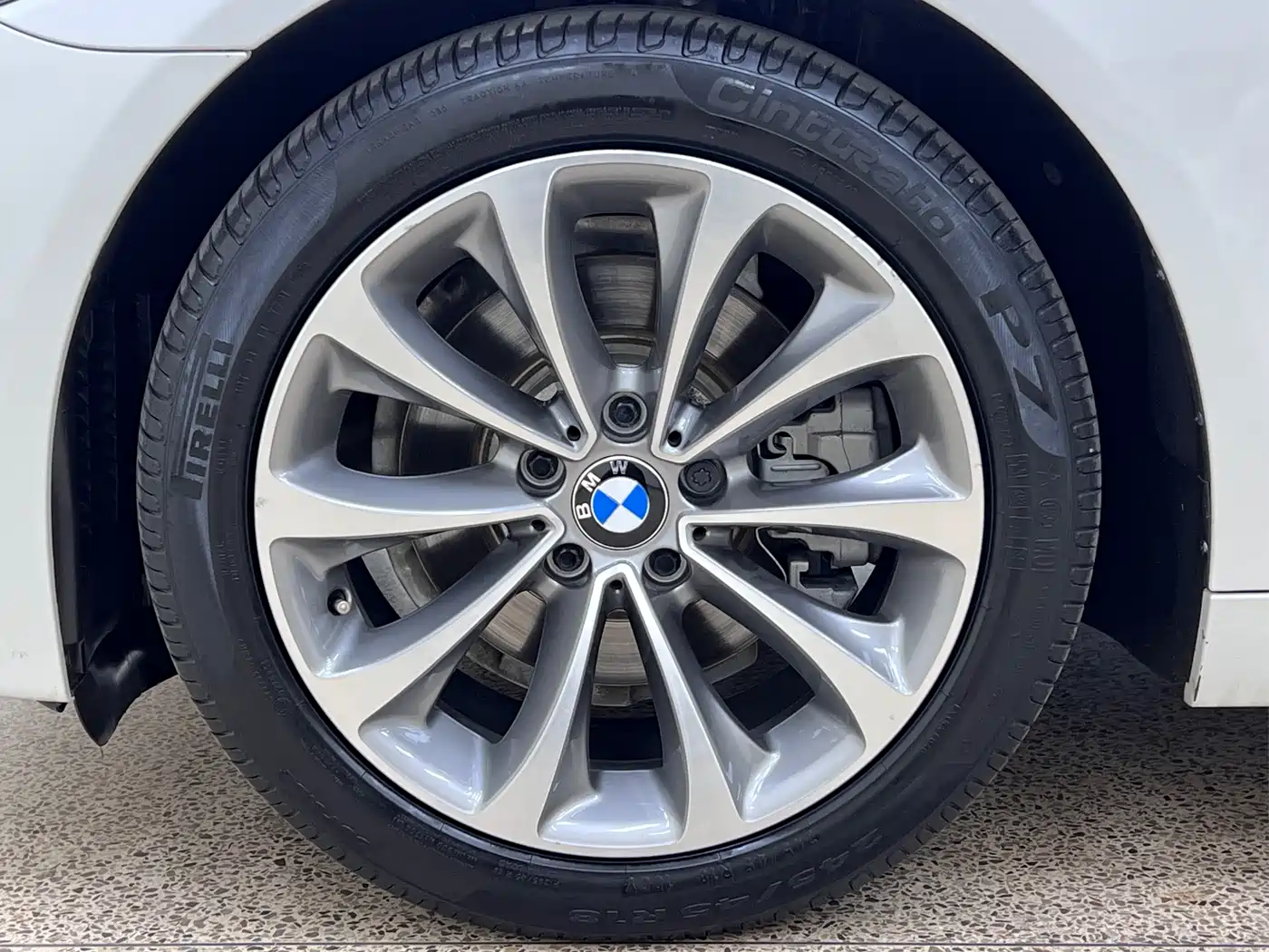 BMW 5 Series 2017 525Li Leading Edition фото 10