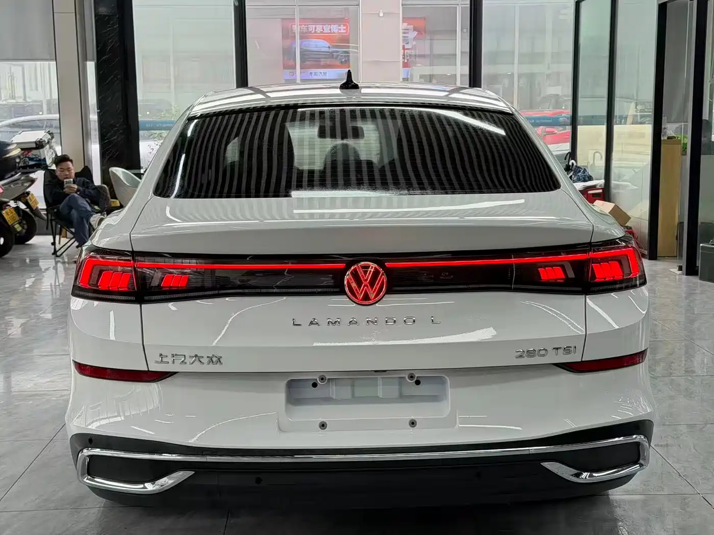 VOLKSWAGEN LINGDU