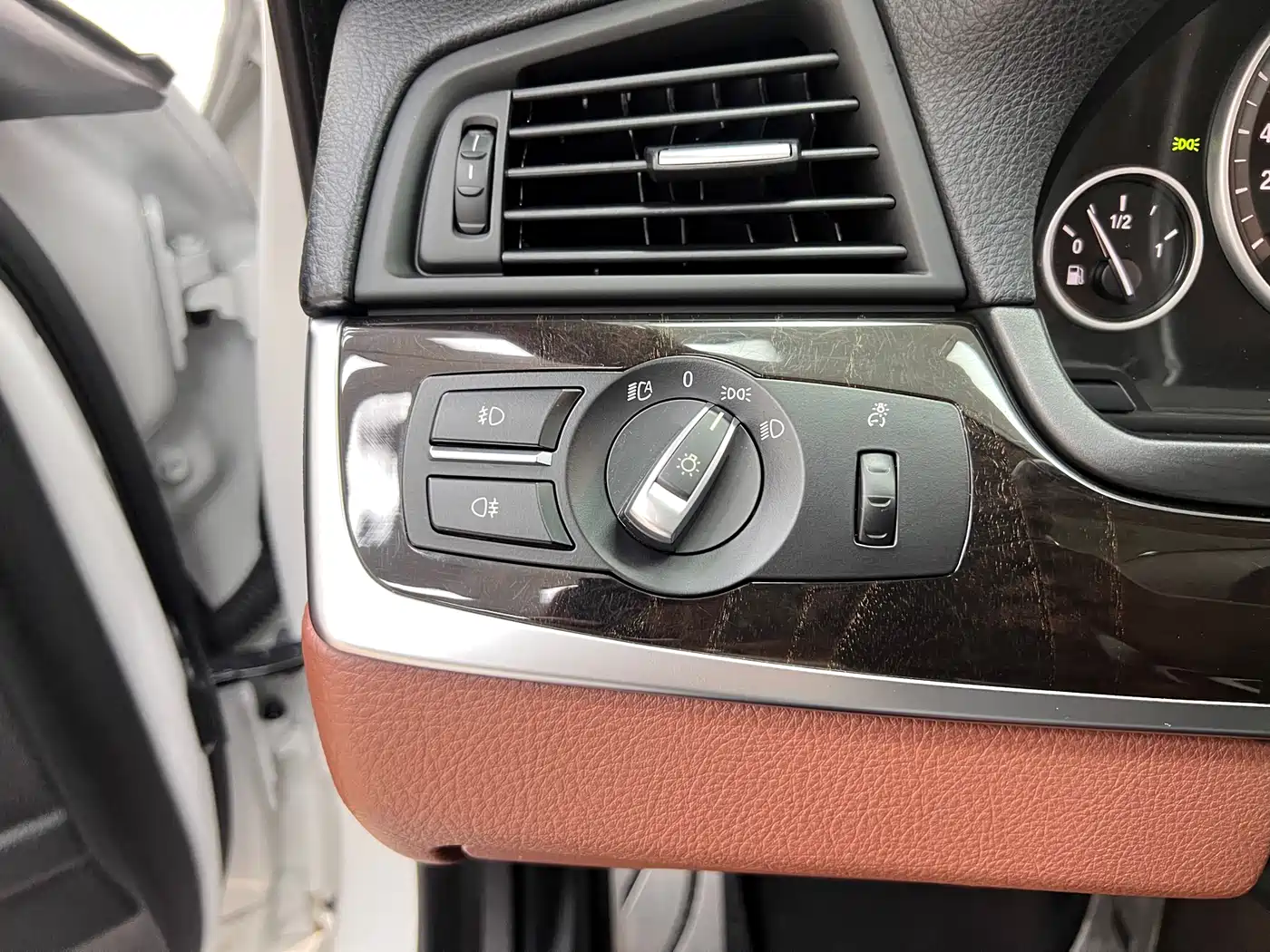 BMW 5 Series 2017 525Li Leading Edition фото 32