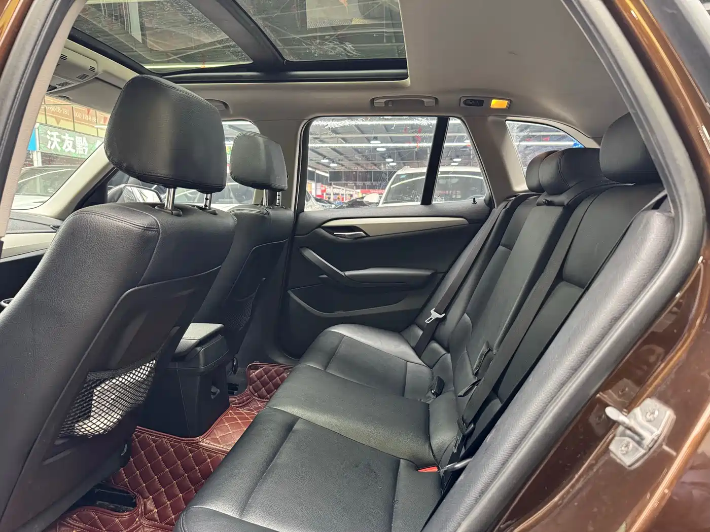 BMW X1 2014 sDrive18i Fashion Edition фото 11