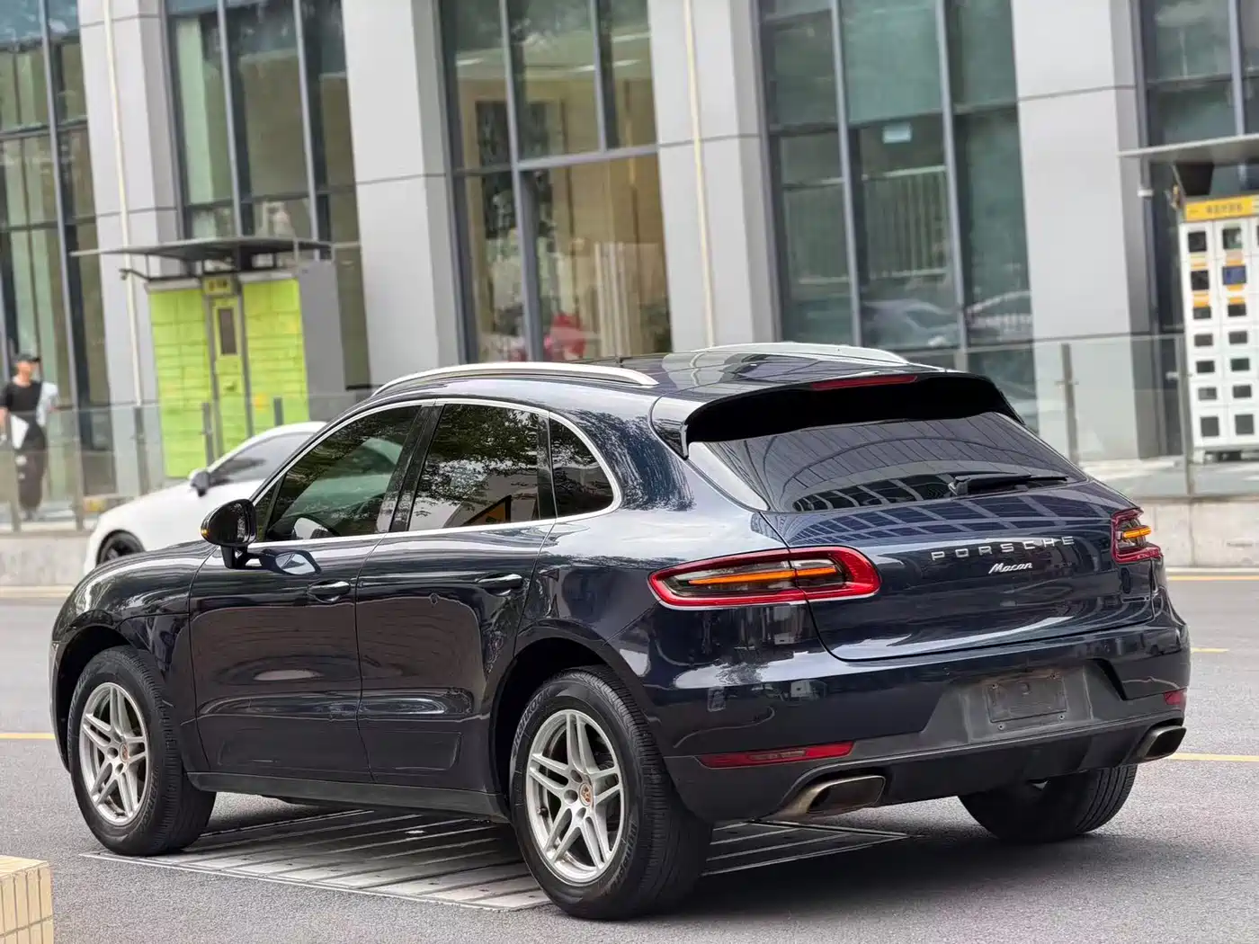 Porsche Macan 2017 Macan 2.0T фото 3