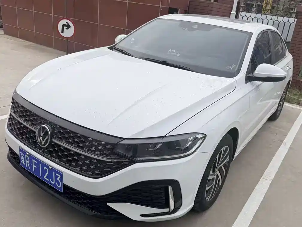 VOLKSWAGEN LAVIDA 2023