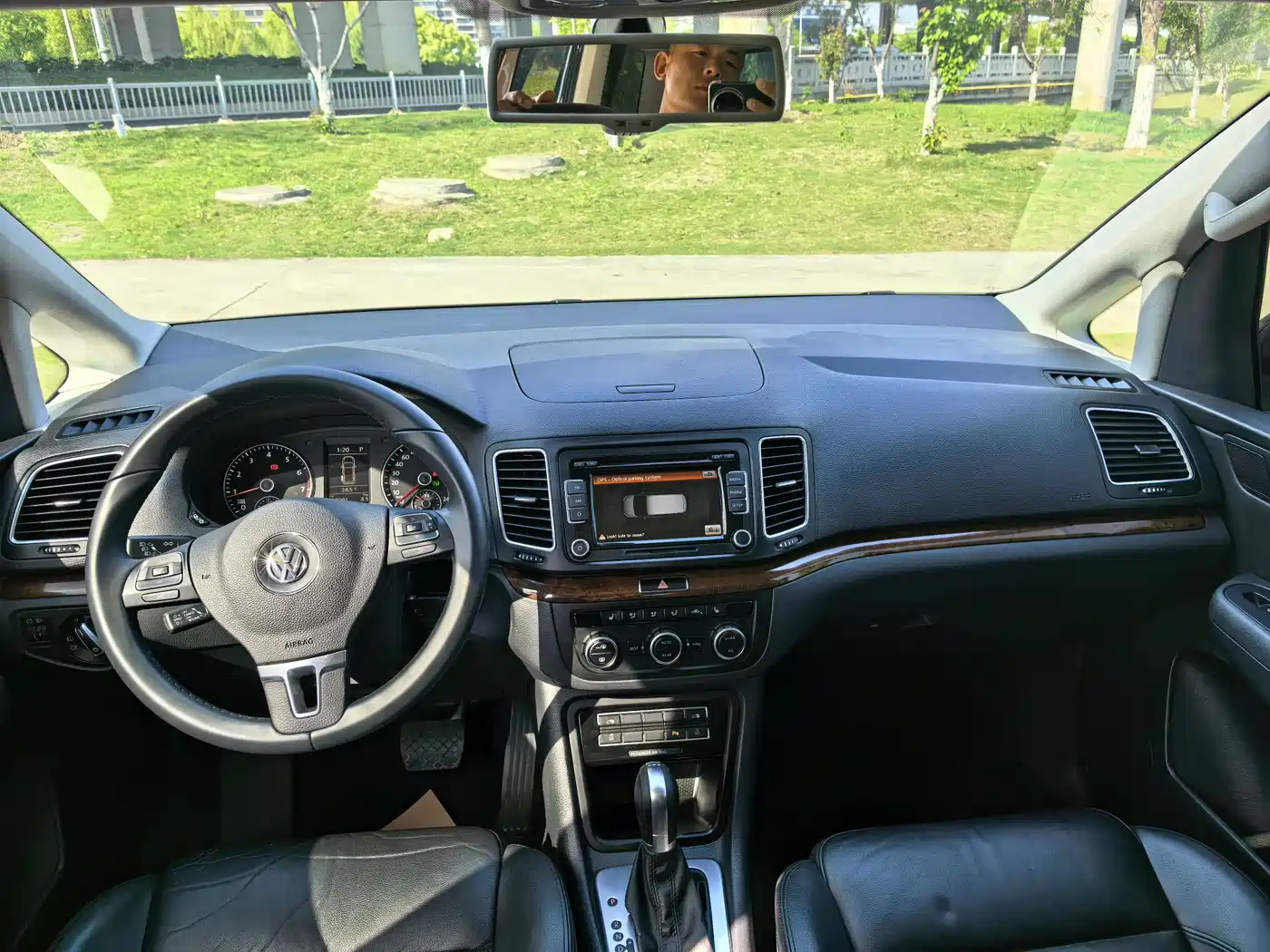 Volkswagen Sharan 2013 1.8TSI Comfort фото 10