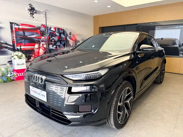 AUDI Q6L SPORTBACK E TRON