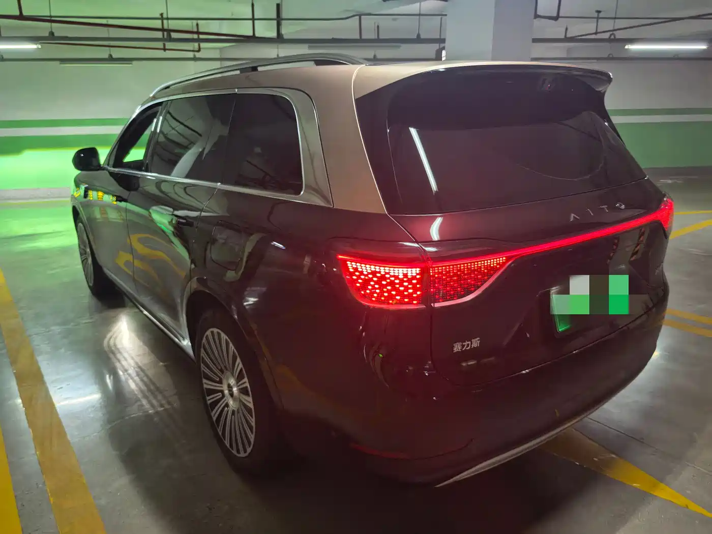 AITO Wenjie AITO M9 2025 Pure Electric Max 100kWh 6-Seater фото 5