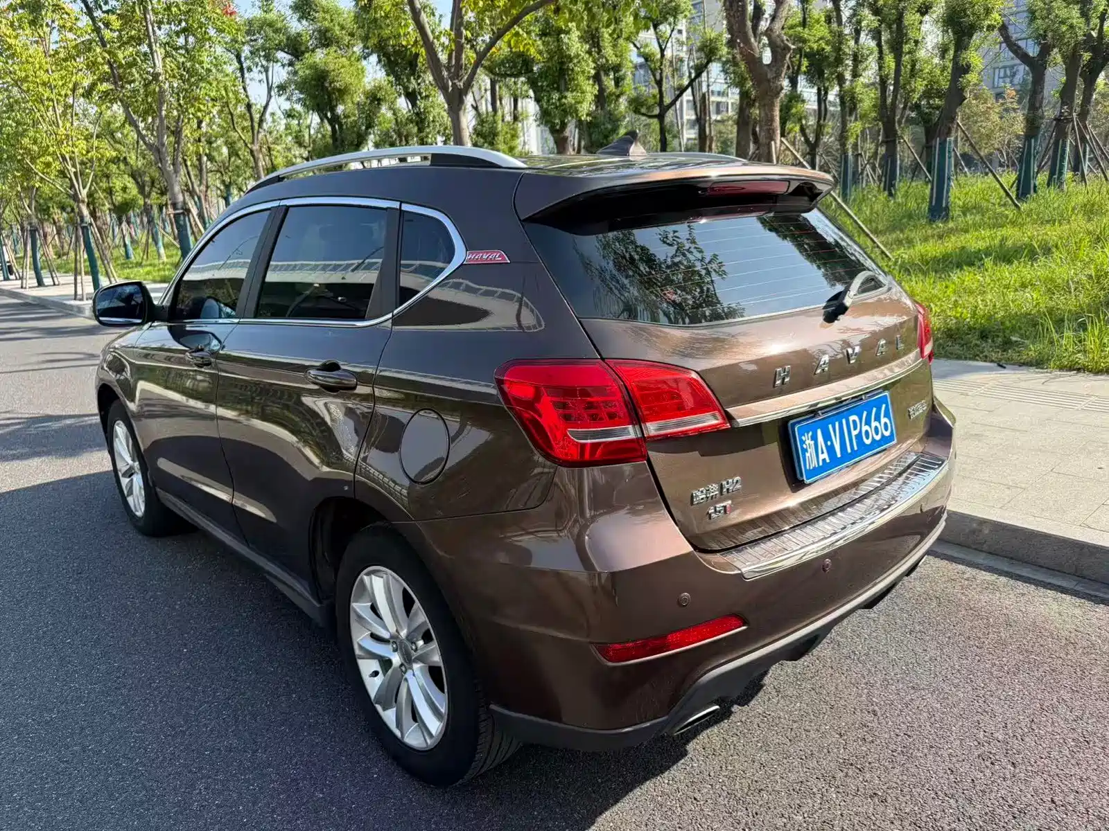 Фото 4 - Haval H2