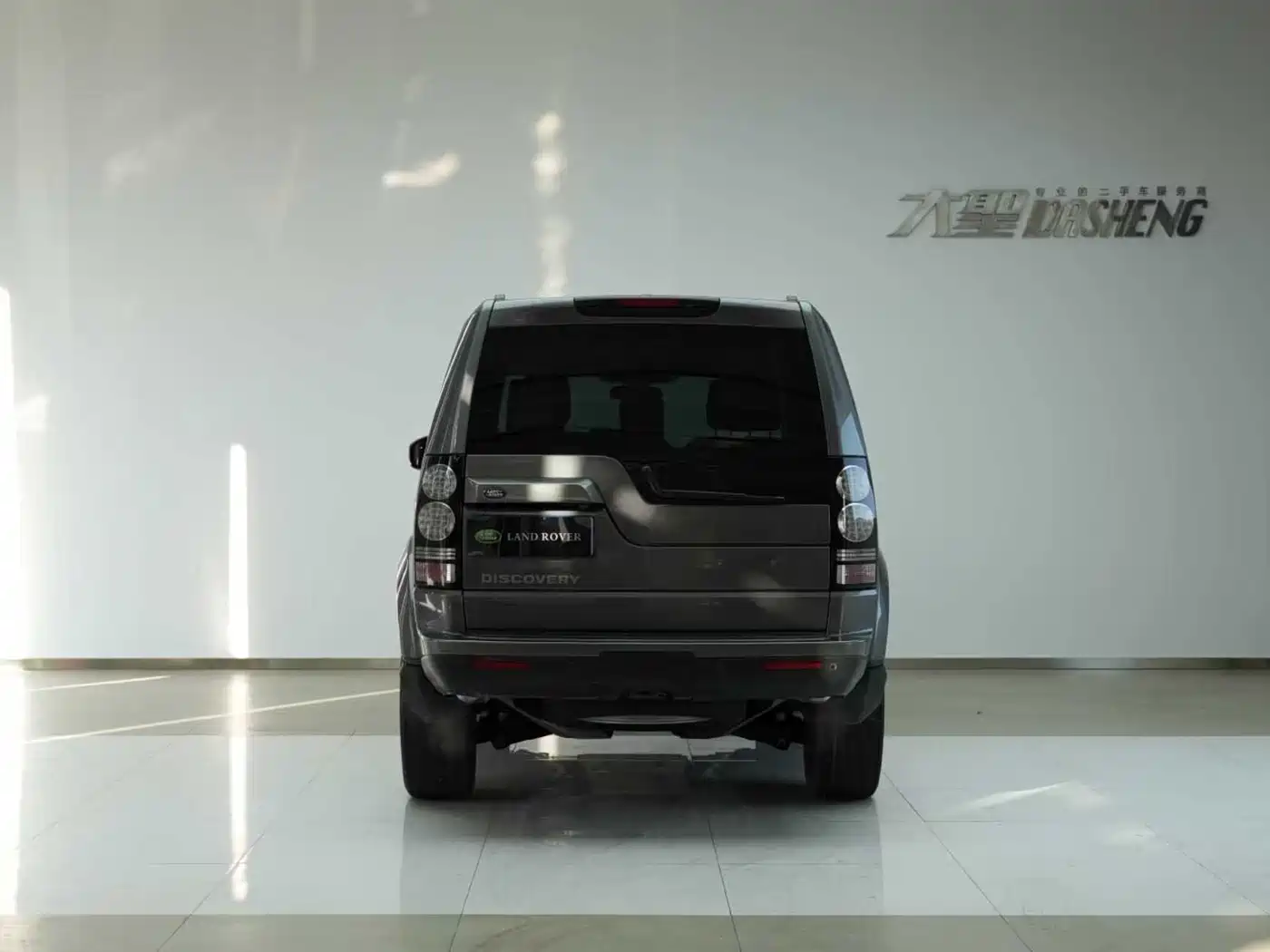 Land Rover Discovery 2016 3.0 SC V6 HSE фото 4