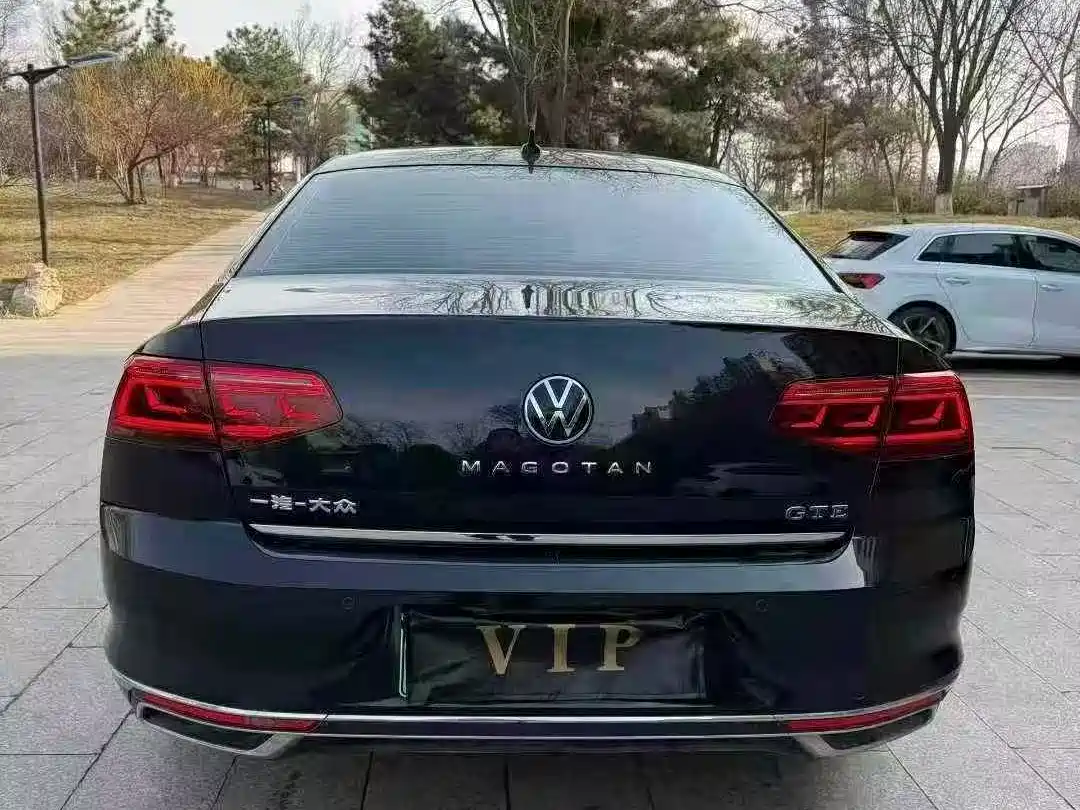 VOLKSWAGEN MAGOTAN GTE PLUG IN HYBRID