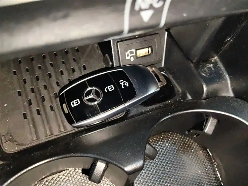Mercedes-Benz E-Class 2020 E 300 L Luxury Model фото 9