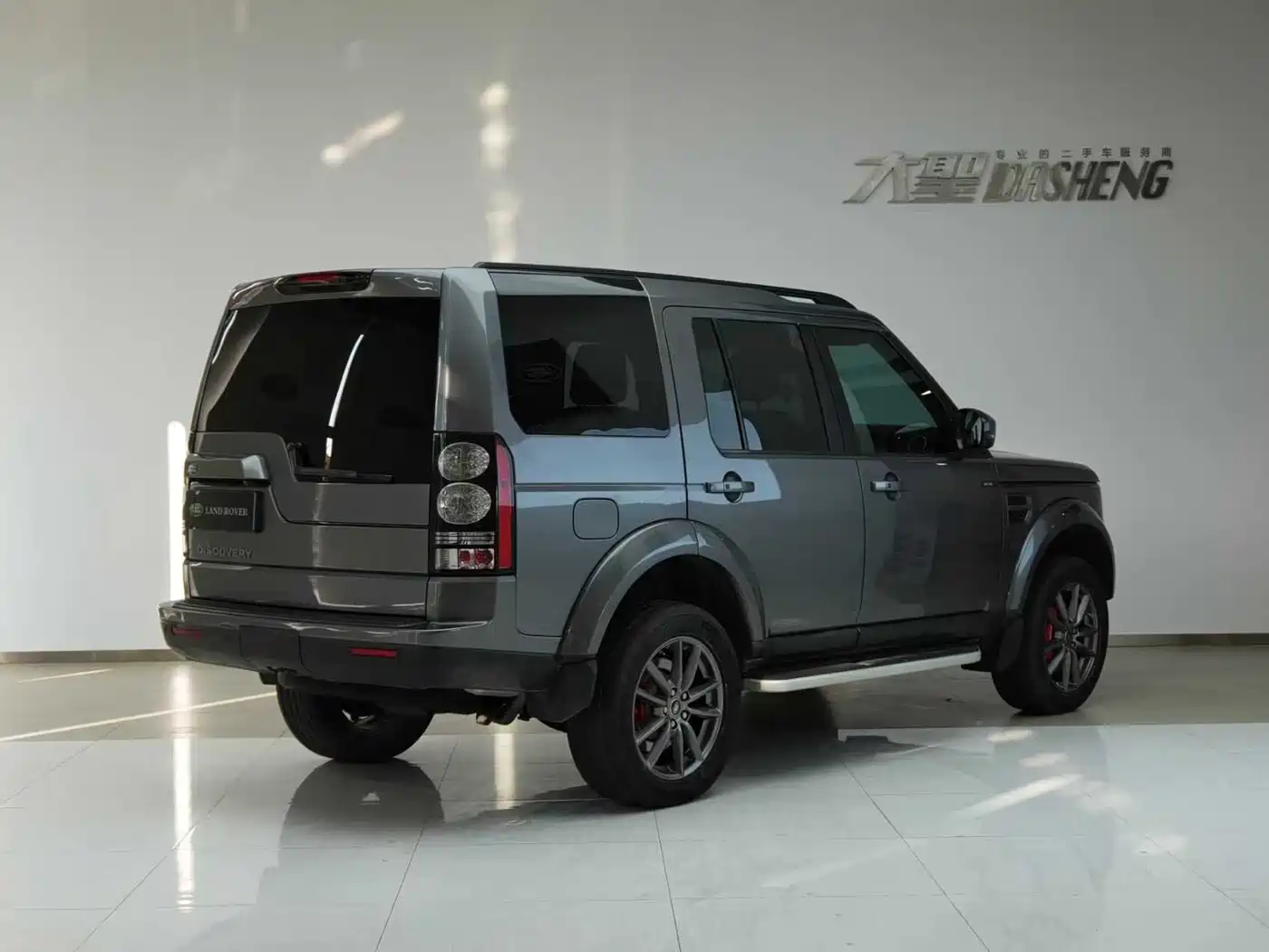 Land Rover Discovery 2016 3.0 SC V6 HSE фото 5