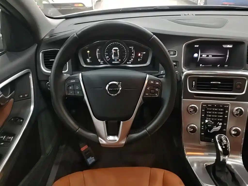 VOLVO S60