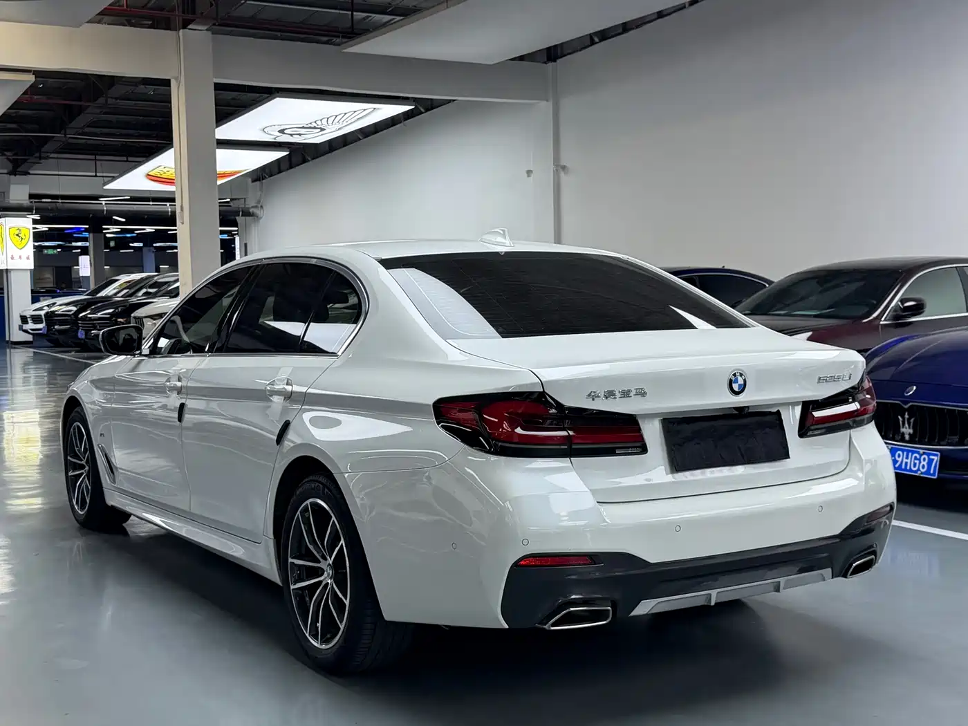 BMW 5 Series 2021 525Li M Sport Package фото 23