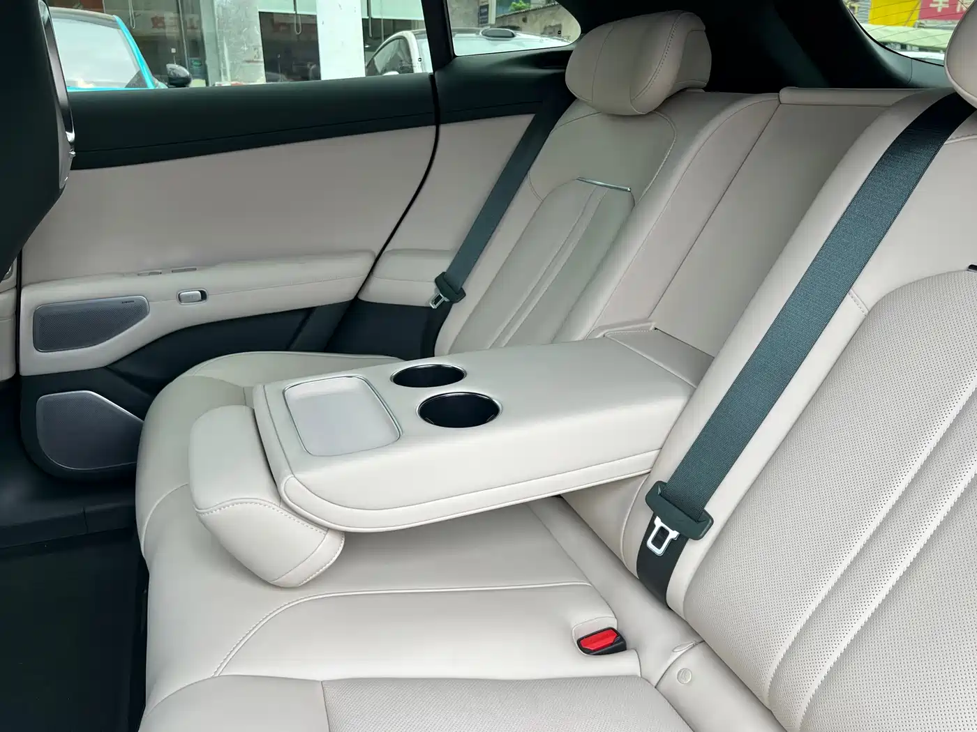 XIAOMI CAR XIAOMI YU7