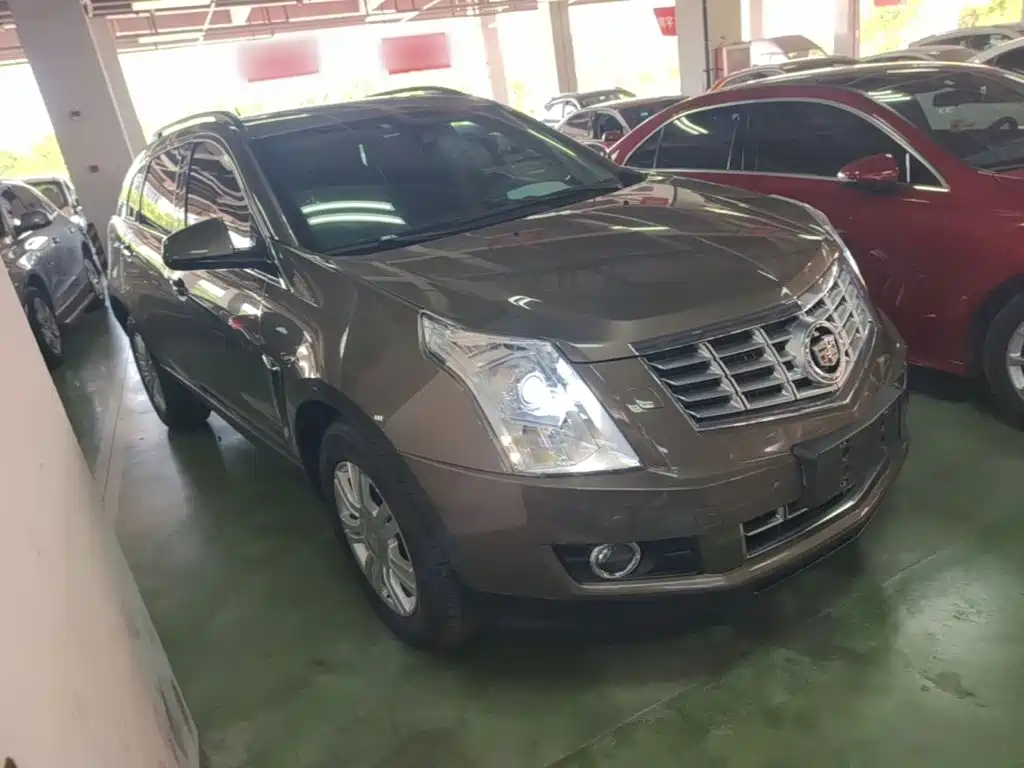 Photo 4 - Cadillac SRX