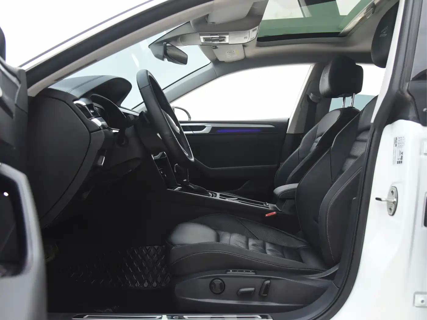 Volkswagen FAW-Volkswagen CC 2024 380TSI Eye-catching Public Sharing Edition фото 13