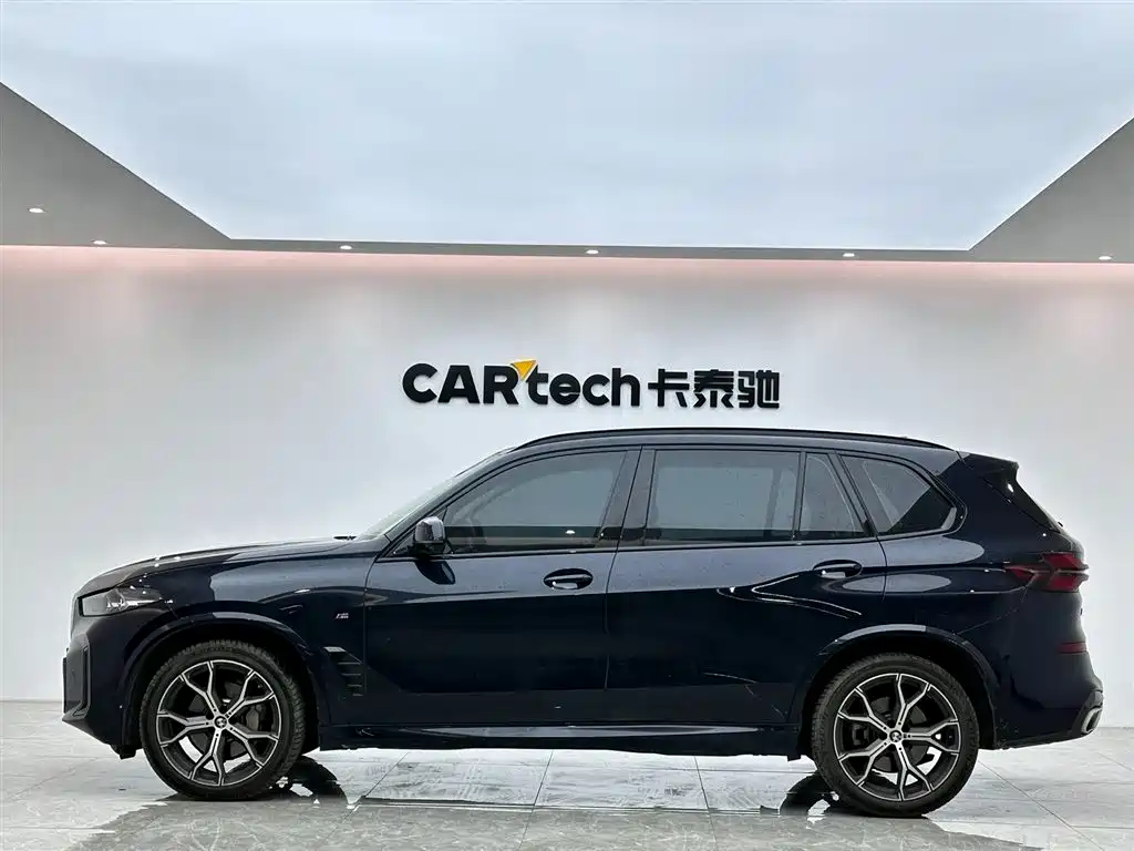 BMW X5 2023 xDrive 30Li Premium M Sport Black Night Package фото 2