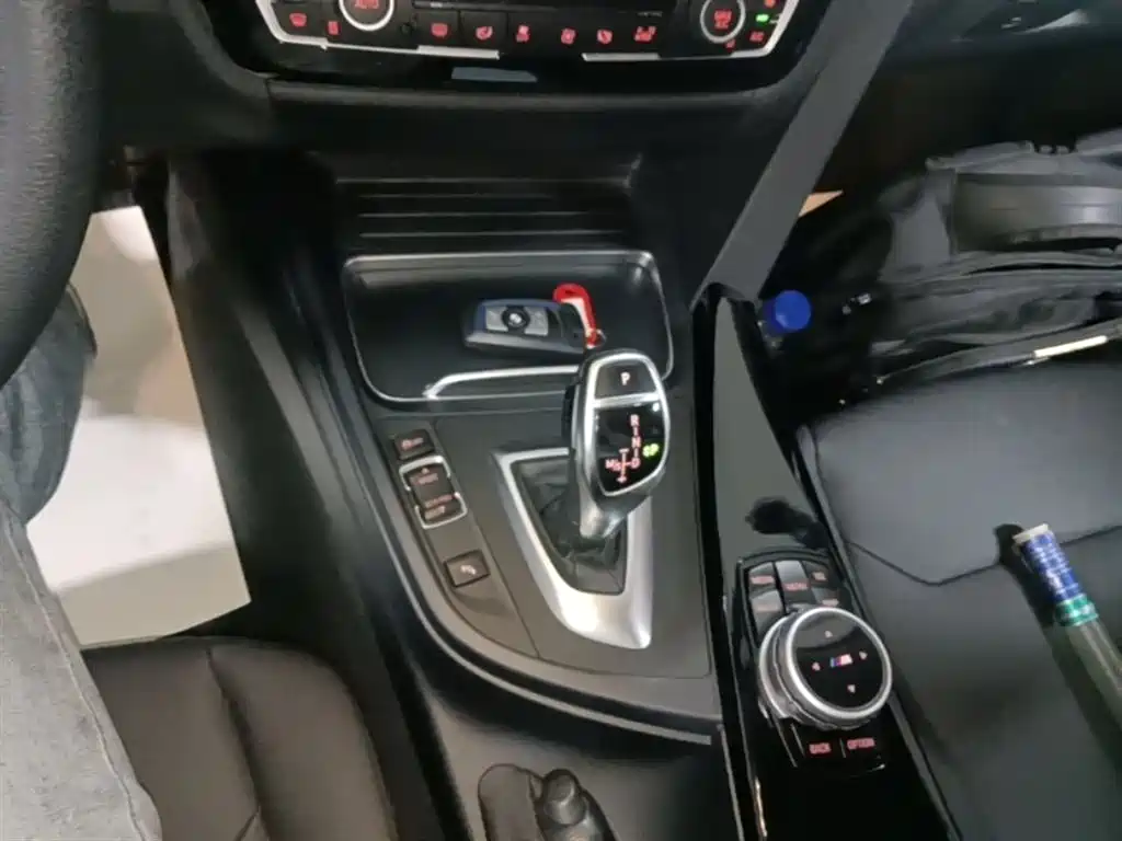 BMW 3 Series 2017 320Li M Sport фото 14