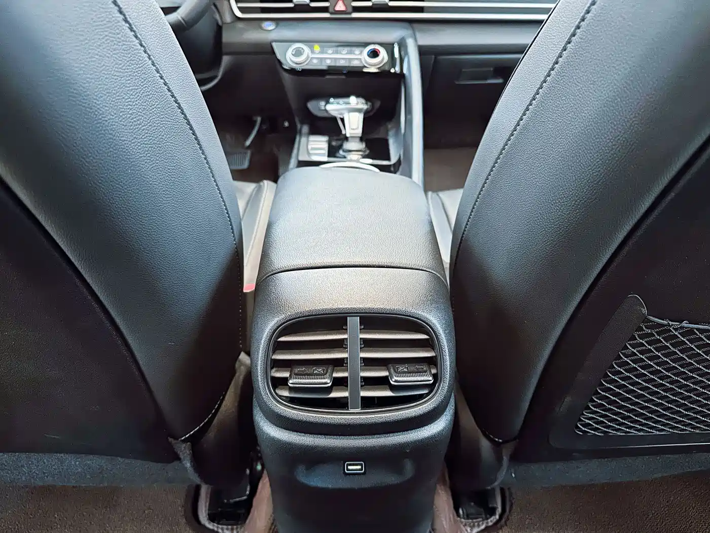 Hyundai Elantra 2022 1.5L CVT GLX Elite Edition фото 14