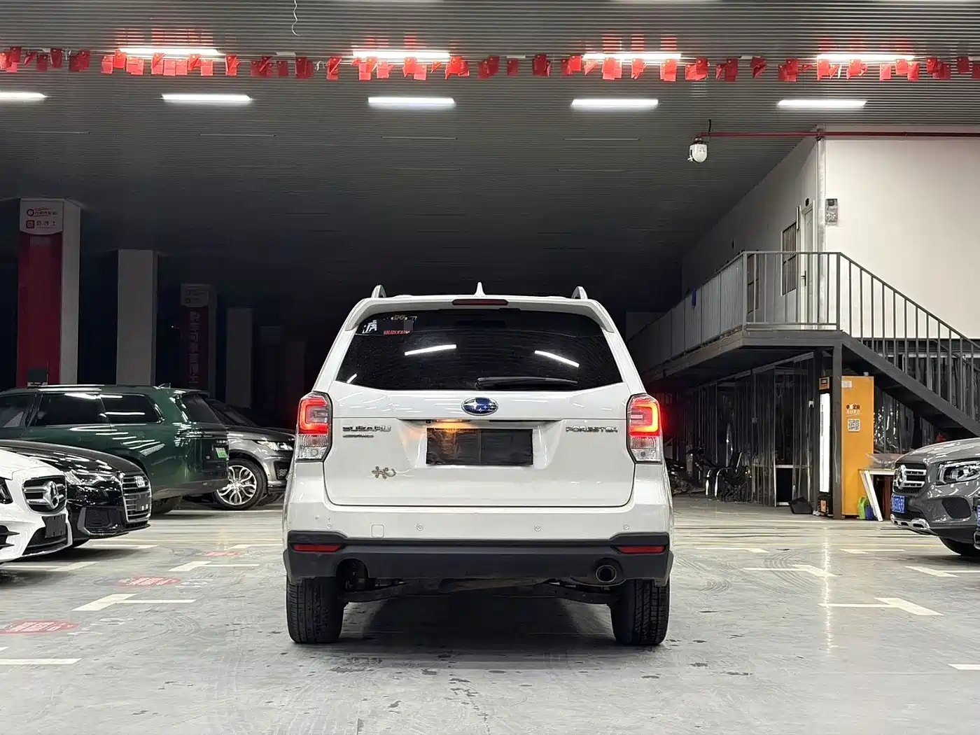 Subaru Forester 2016 2.5i Prestige Navigation Edition фото 13