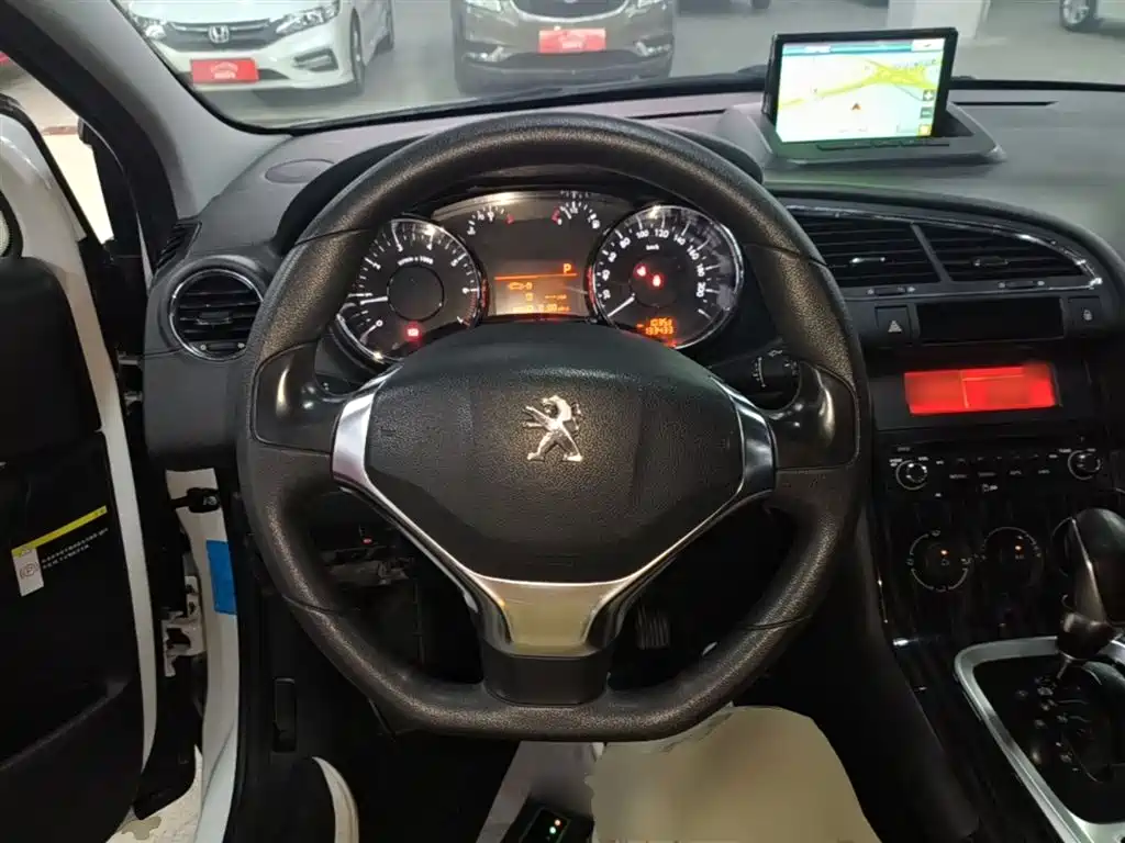 Peugeot 3008 2015 1.6THP Automatic Classic Edition фото 11