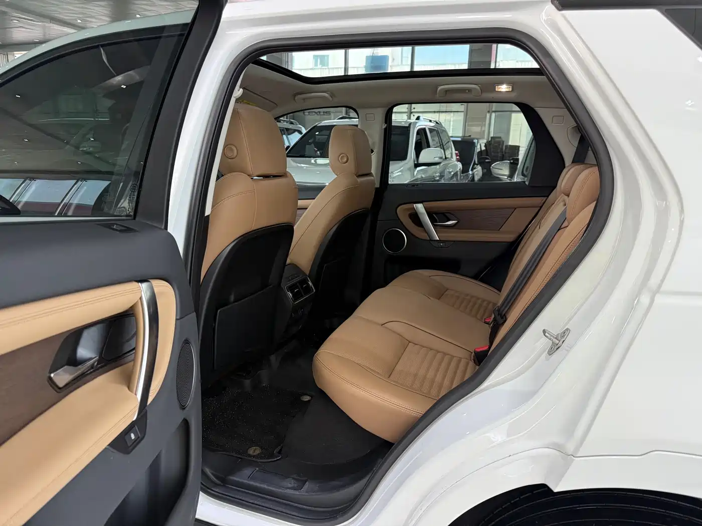 Land Rover Discovery Sport 2024 Performance Technology Edition фото 7