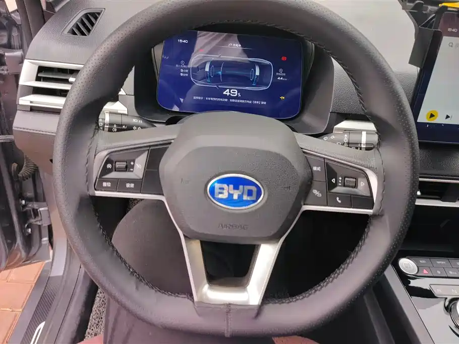 BYD E2