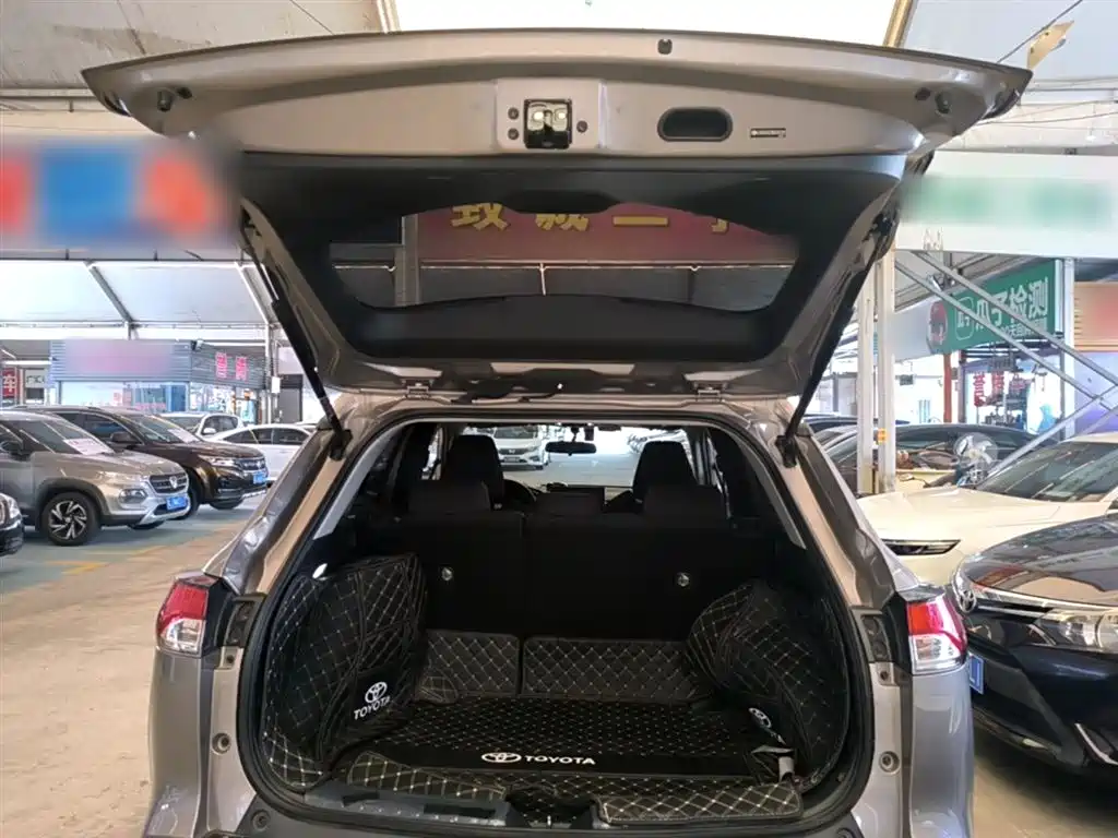 Toyota Frontlander 2023 2.0L CVT Elite Edition фото 19