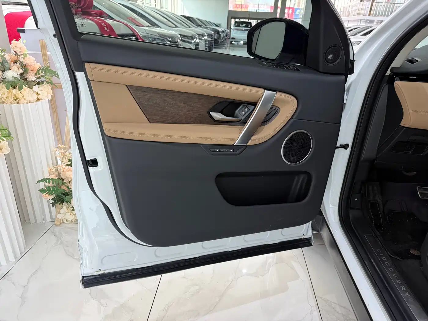 Land Rover Discovery Sport 2024 Performance Technology Edition фото 4
